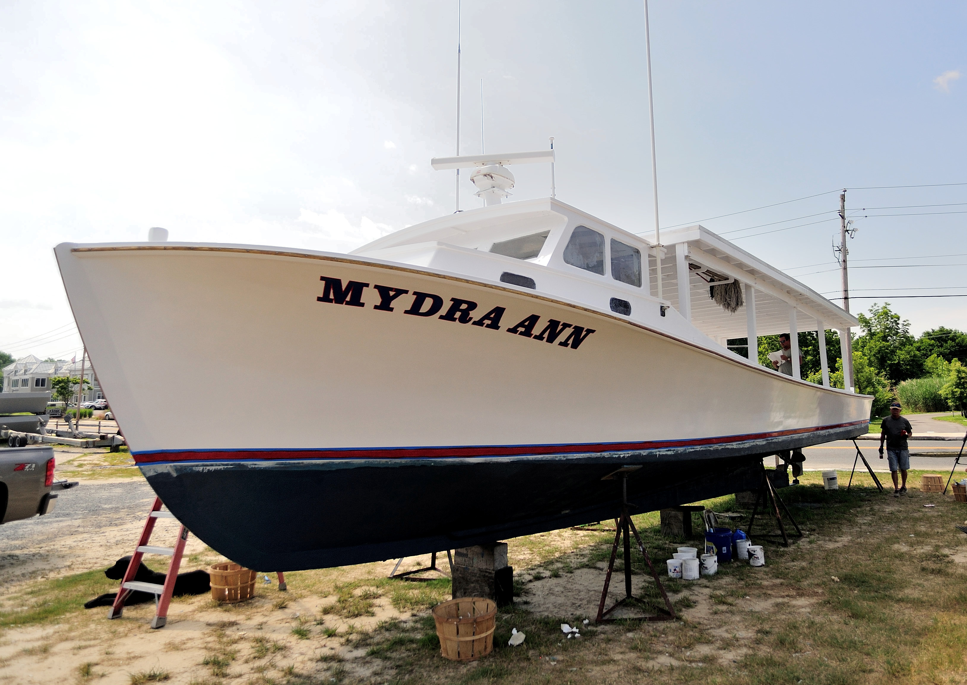 on-the-hard-prepping-a-crab-boat-maryland-sea-grant